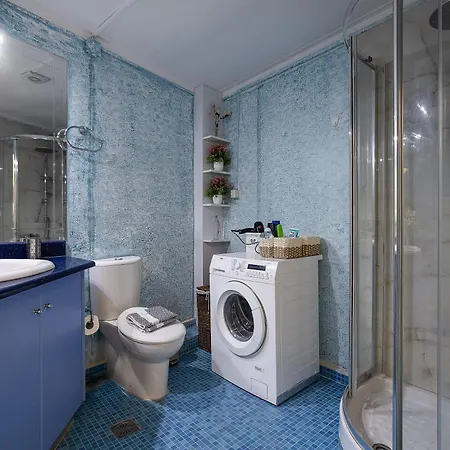 Garden Apartment *