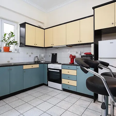 Garden Apartment *